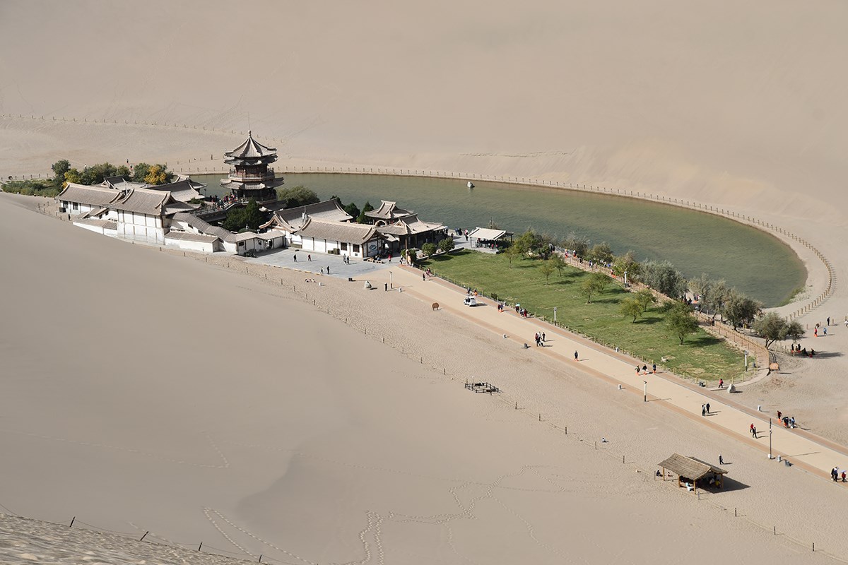 Crescen Spring Pool in Dunhuang | Photo by Liu Bin
